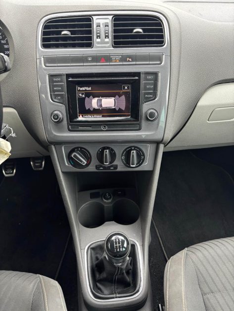 VOLKSWAGEN POLO 1.0 60CH TRENDLINE 3P 2014