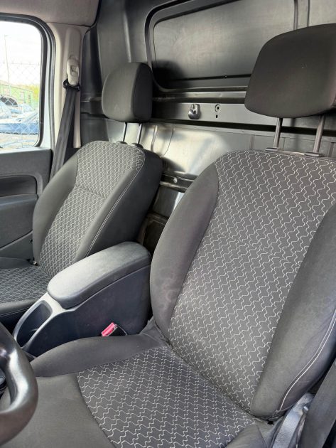 RENAULT KANGOO 1.5 DCI 75 CONFORT - Galerie de toit 