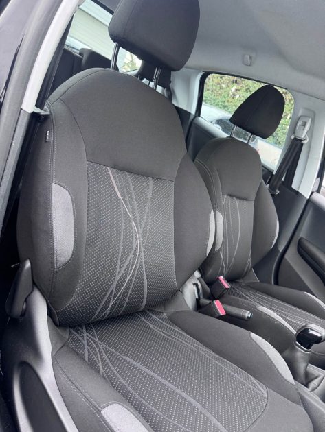 PEUGEOT 208 1.4 Hdi 70cv / GPS / 43 000KM / 5 PLACES