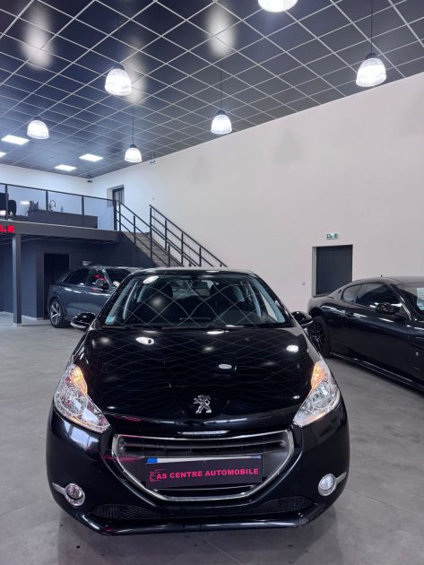 PEUGEOT 208 1.4 Hdi 70cv / GPS / 39 000KM