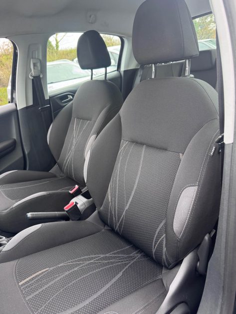 PEUGEOT 208 1.4 Hdi 70cv / GPS / 39 000KM