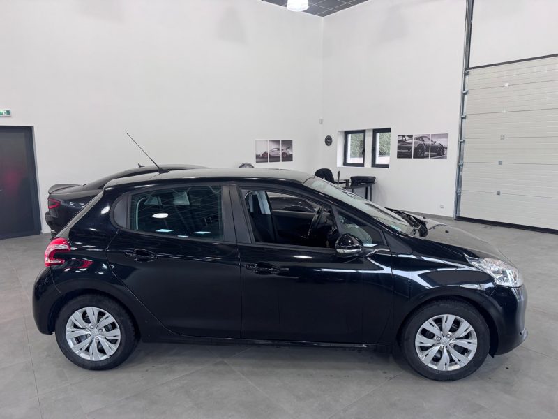 PEUGEOT 208 1.4 Hdi 70cv / GPS / 39 000KM