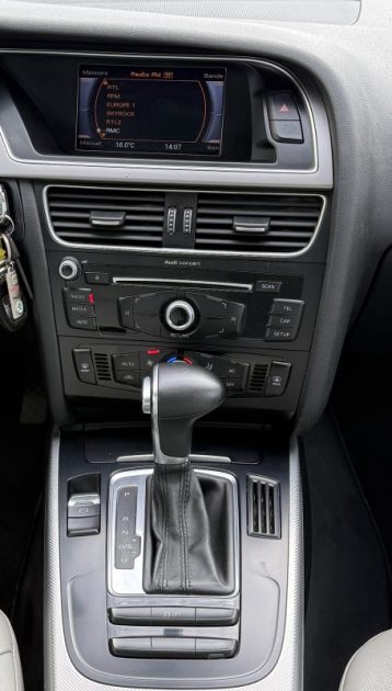 AUDI A4 AVANT 2.0 TDI 150 CV AMBITION  TOIT OUVRANT ATTELLAGE GRANTIE 6 MOIS 