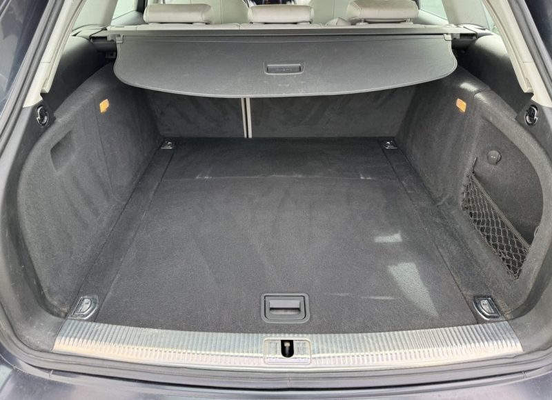 AUDI A4 AVANT 2.0 TDI 150 CV AMBITION  TOIT OUVRANT ATTELLAGE GRANTIE 6 MOIS 