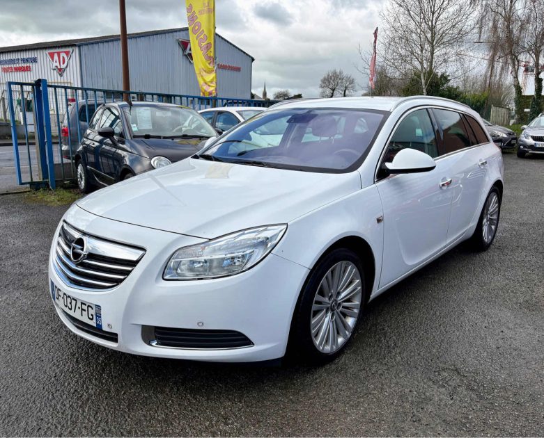 OPEL INSIGNIA 