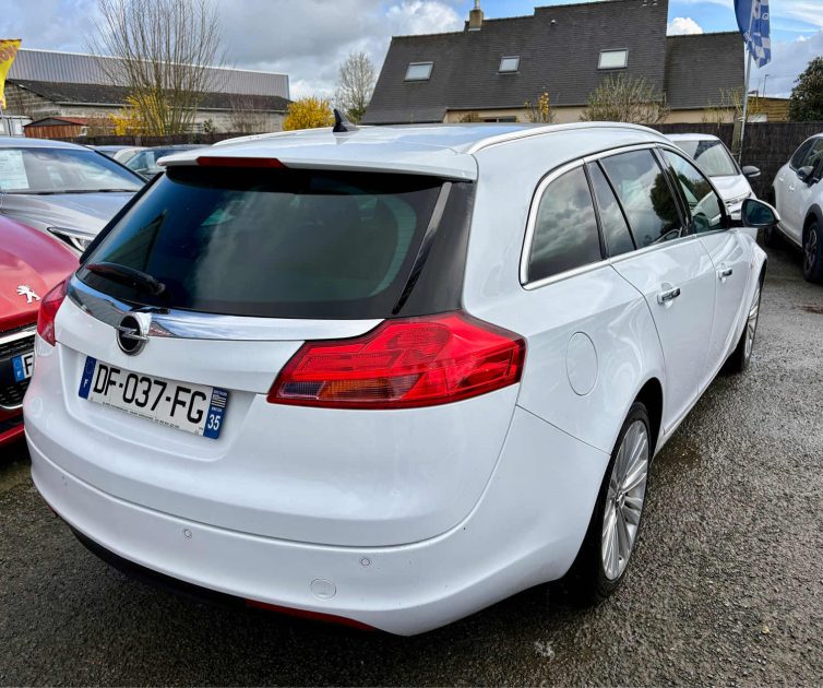 OPEL INSIGNIA 