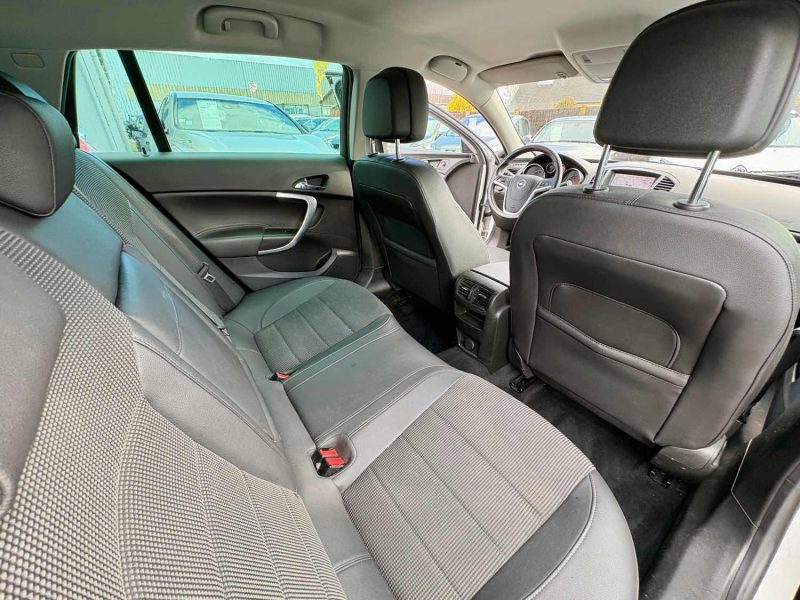 OPEL INSIGNIA 