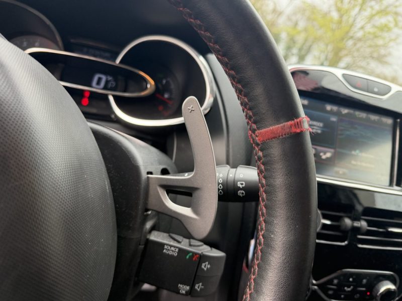 RENAULT CLIO IV 1.6 T 200CH RS EDC 2014