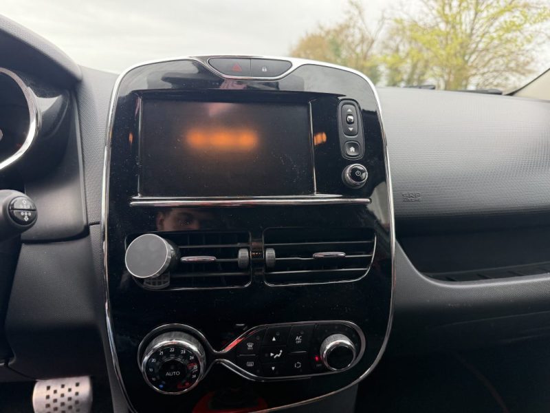 RENAULT CLIO IV 1.6 T 200CH RS EDC 2014