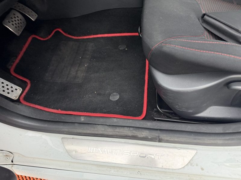 RENAULT CLIO IV 1.6 T 200CH RS EDC 2014