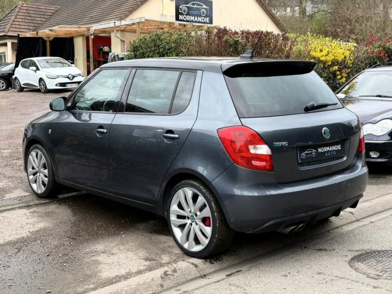 SKODA FABIA 1.4 TSI 180 RS DSG 