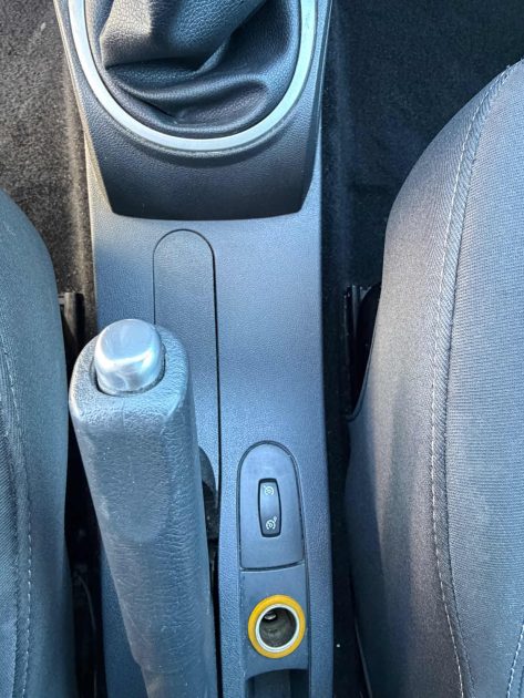 RENAULT CLIO III 1.5 DCI 85 DYNAMIQUE TOMTOM