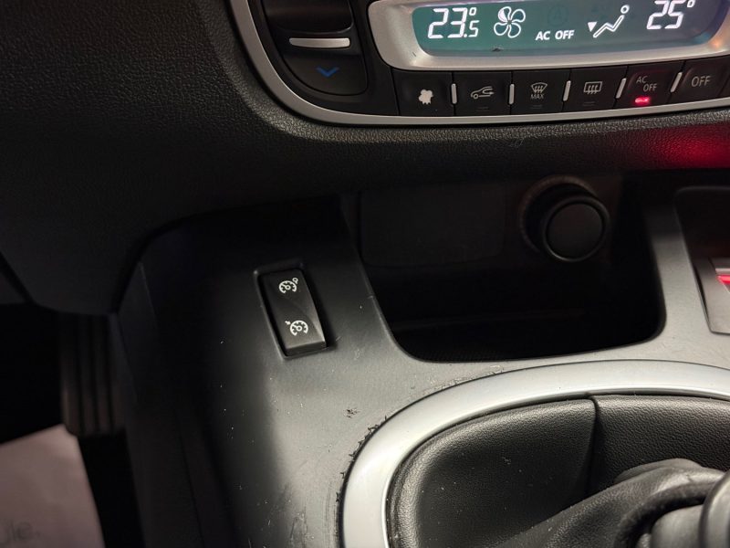 RENAULT Grand Scenic 3 (III) 1.5 dCi 110 ch Exception 7places