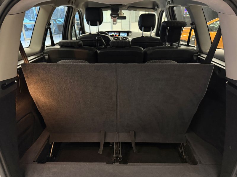 RENAULT Grand Scenic 3 (III) 1.5 dCi 110 ch Exception 7places