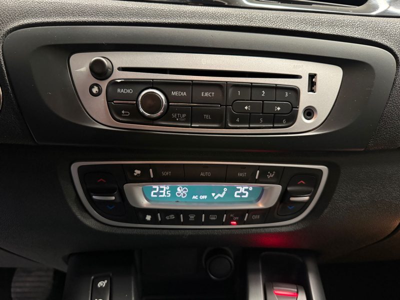 RENAULT Grand Scenic 3 (III) 1.5 dCi 110 ch Exception 7places