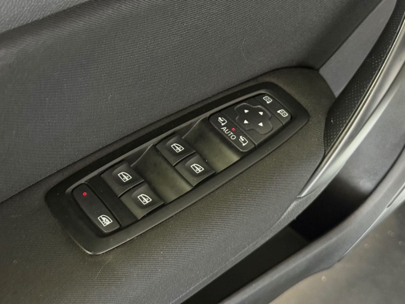 RENAULT Megane IV Grandtour 1.5 Blue dCi 115 ch Business EDC Boite Auto