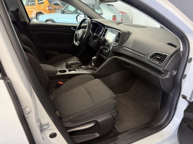 RENAULT Megane IV Grandtour 1.5 Blue dCi 115 ch Business EDC Boite Auto