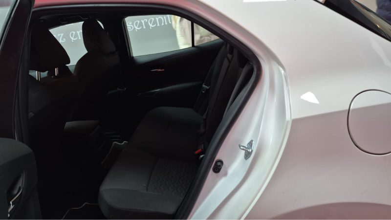TOYOTA COROLLA BERLINE 122cv DYNAMIC BUSINESS/1 ERE MAIN/TVA RECUPERABLE