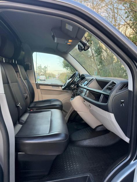 VOLKSWAGEN TRANSPORTER  6.1 2.0 BiTDI 204 FGN TOLE 4 MOTIONS DSG7 BUSINESS LINE L2H1