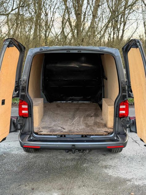 VOLKSWAGEN TRANSPORTER  6.1 2.0 BiTDI 204 FGN TOLE 4 MOTIONS DSG7 BUSINESS LINE L2H1