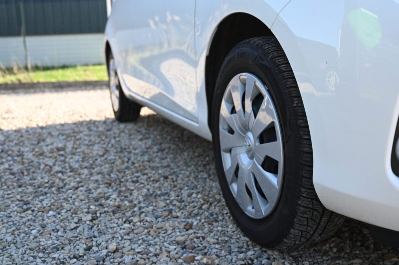TOYOTA YARIS HSD 100H DYNAMIC 2016