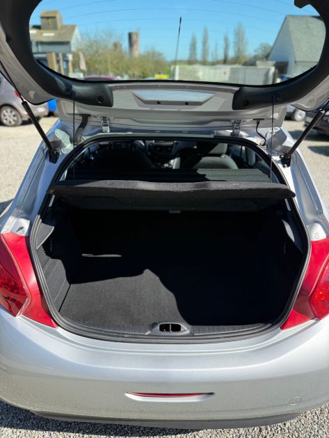 PEUGEOT 208 II 1.4 HDI 68 ch TVA RECUPERABLE 2PL