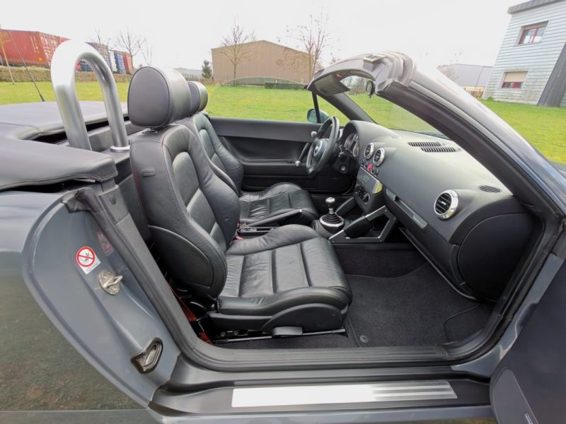 AUDI  TT  1.8T ROADSTER 