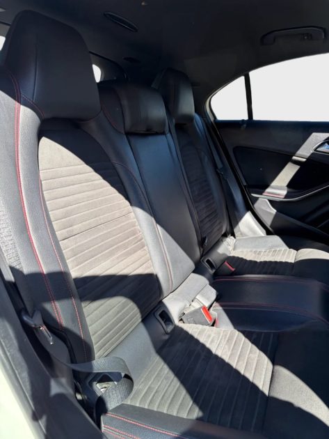 MERCEDES CLASSE A180D PACK AMG 2015
