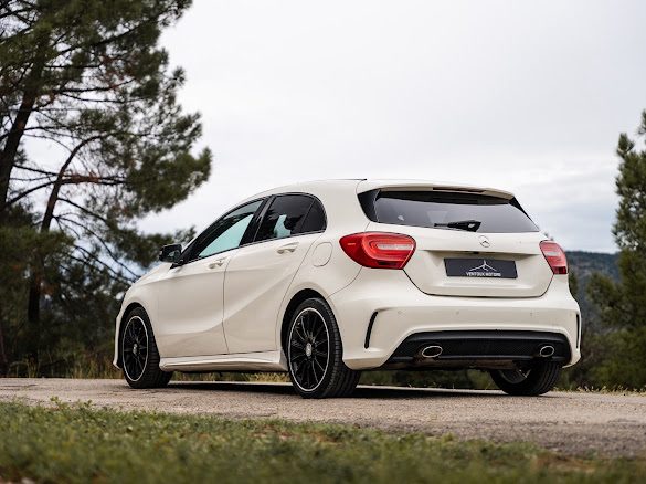 MERCEDES CLASSE A180D PACK AMG /TOIT OUVRANTT/SIEGE ELECTRIQUE/