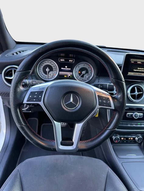 MERCEDES CLASSE A180D PACK AMG /TOIT OUVRANTT/SIEGE ELECTRIQUE/