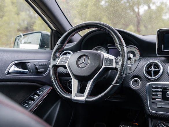 MERCEDES CLASSE A180D PACK AMG /TOIT OUVRANTT/SIEGE ELECTRIQUE/