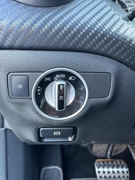 MERCEDES CLASSE A180D PACK AMG /TOIT OUVRANTT/SIEGE ELECTRIQUE/