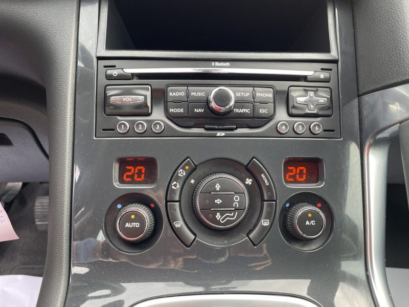 PEUGEOT 3008 1.6 VTI 120CV    GARANTIE 3/12 MOIS 2011