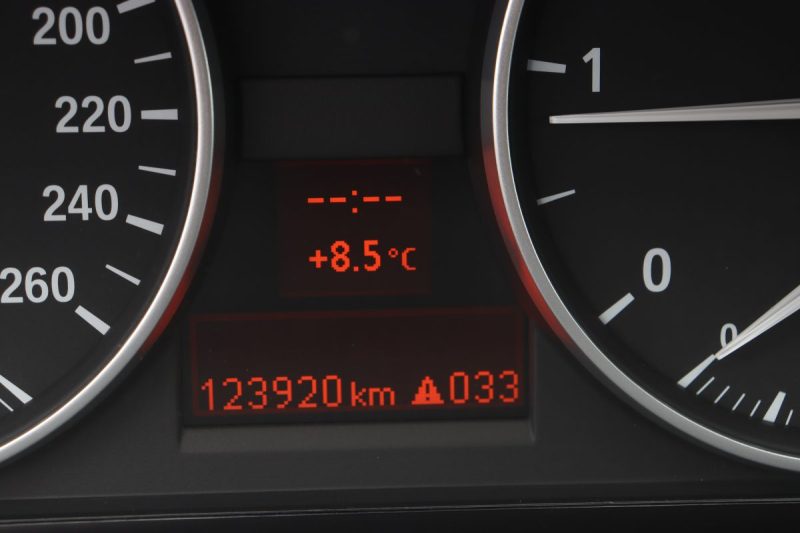 BMW SERIE 3 E90 320D 177CH CONFORT 