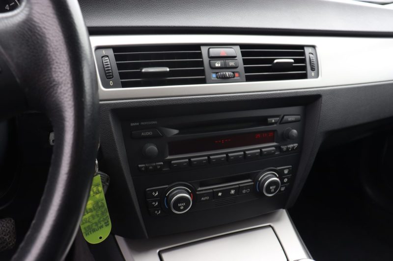 BMW SERIE 3 E90 320D 177CH CONFORT 