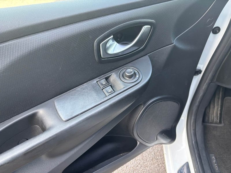 RENAULT CLIO IV 1.5 DCI 75CH LIMITED- COURROIE DISTRIB FAITE