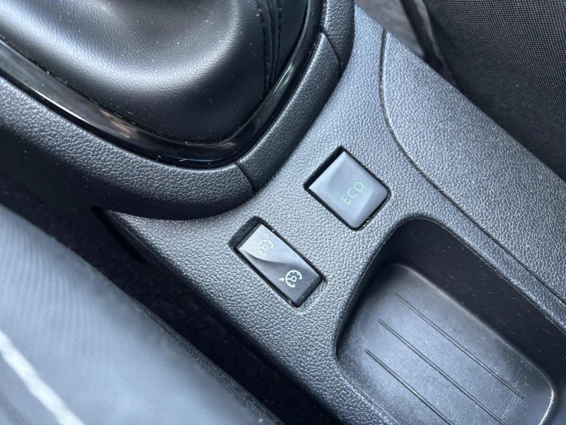 RENAULT CLIO IV 1.5 DCI 75CH LIMITED- COURROIE DISTRIB FAITE