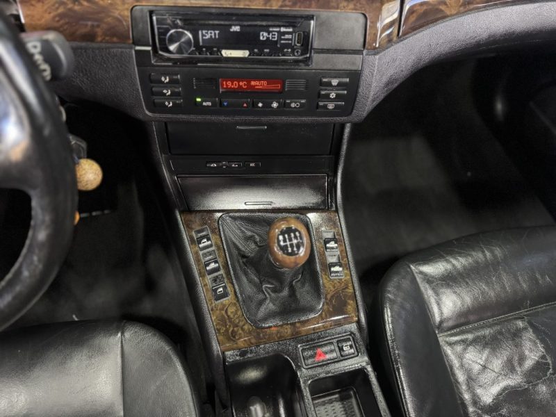 BMW 3 BMW SÉRIE 3 DÉCAPOTABLE (E46) 323 CI 323 CI  2000