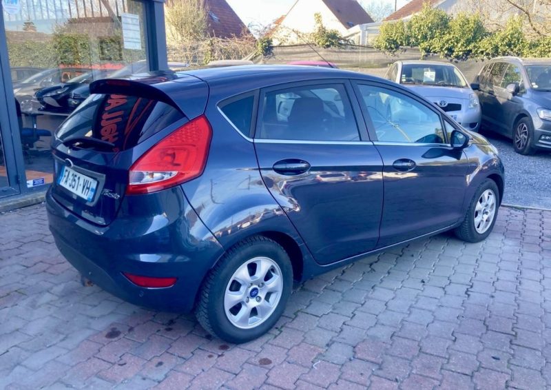 FORD FIESTA VI 1.6L TDCi 95cv TiTanium / Révisée&Garantie 