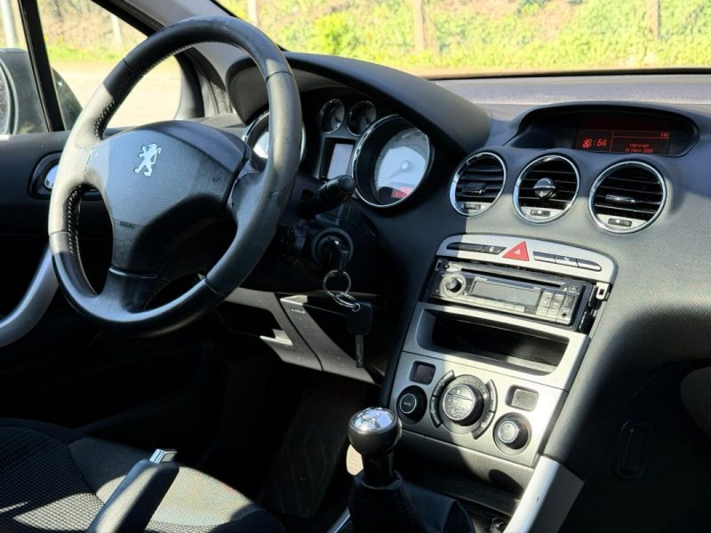 PEUGEOT 308 1.6 HDI 110 PREMIUM PACK 