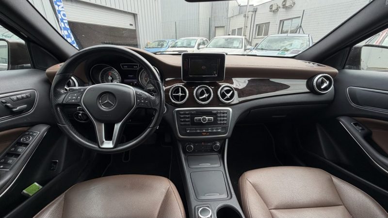 MERCEDES GLA 200D 136CH INTUITION 7G-DCT Garantie