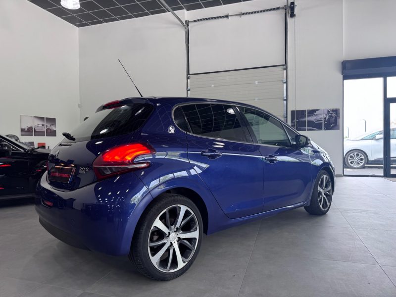 PEUGEOT 208 1.6 E-HDI 92 ALLURE / 5 PLACES 