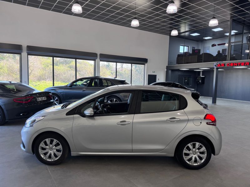 PEUGEOT 208 1.6 BLUEHDI 100cv PHASE 2 114 000KM / GPS/ 5 PLACES / DISTRIBUTION NEUF