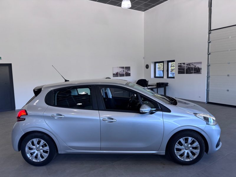 PEUGEOT 208 1.6 BLUEHDI 100cv PHASE 2 114 000KM / GPS/ 5 PLACES / DISTRIBUTION NEUF