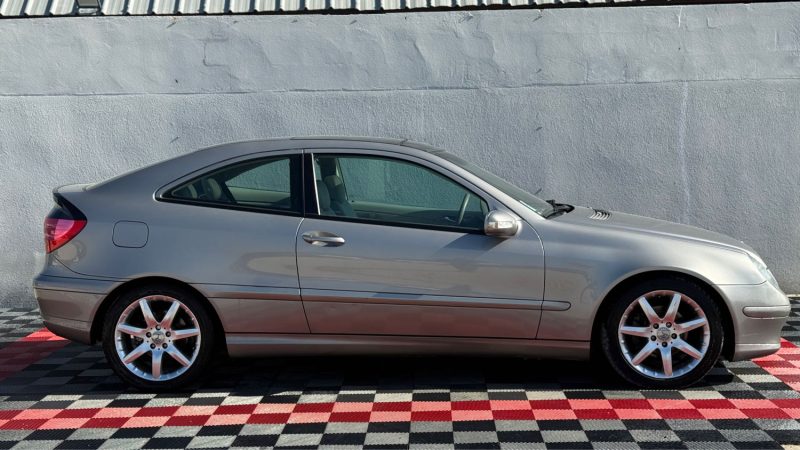 MERCEDES CLASSE C C200K COUPE SPORT BVA 2003