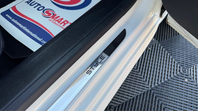 PEUGEOT 208 1.2 E THP  82CH STYLE  5P 2016