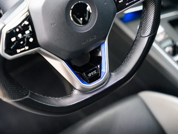 VOLKSWAGEN GOLF 8 GTE  245CH GTE 