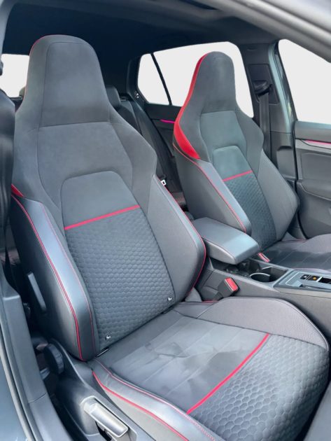 VOLKSWAGEN GOLF 8 GTI CLUBSPORT 2.0 TSI 300CH DSG7