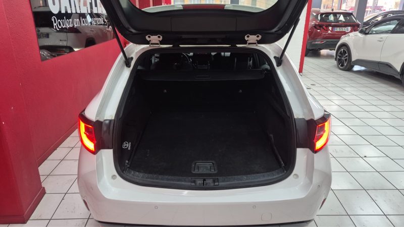 TOYOTA COROLLA TOURING SPORTS 122cv DYNAMIC BUSINESS/1 ERE MAIN/TVA RECUPERABLE