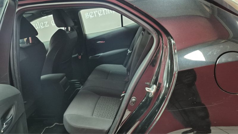 TOYOTA COROLLA BERLINE 122cv DYNAMIC BUSINESS/1 ERE MAIN/TVA RECUPERABLE